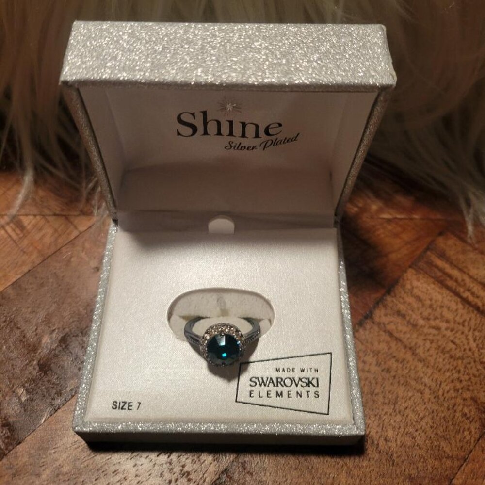 Shine Silver Plated Emerald Green Swarovski Elements Crystal Ring - Size 7